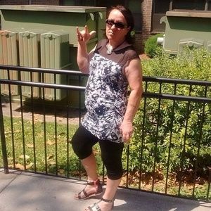 Meet your Posher, Henrietta